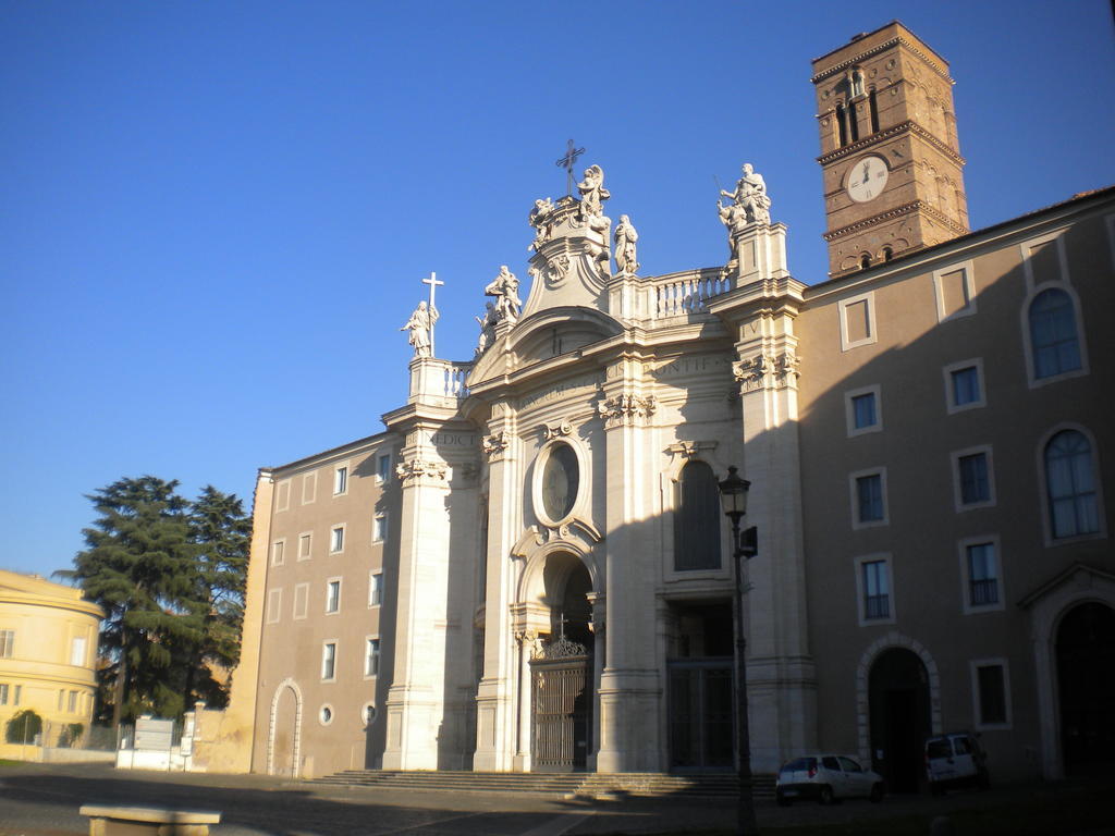 B&B La Finestra Di Fronte Rom Exterior foto